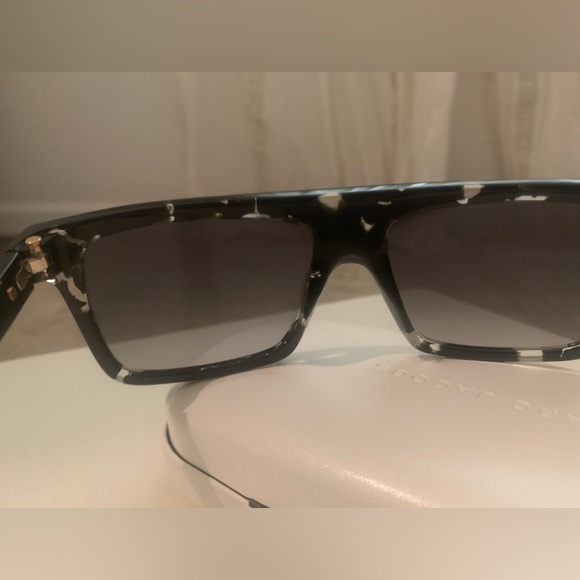 Marc Jacob’s sunglasses - Picture 3 of 9